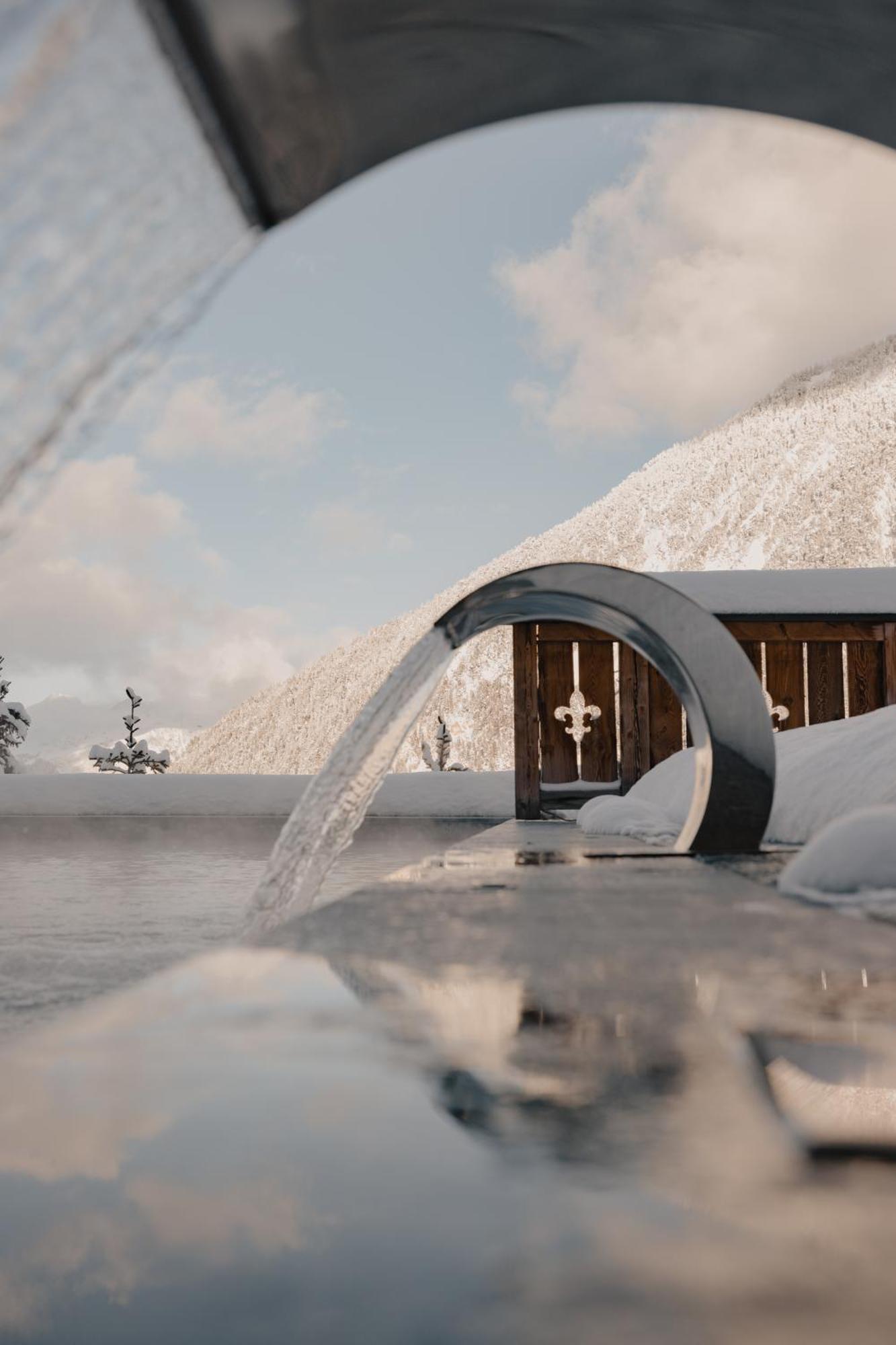 Ultima Hotel Courchevel Exterior foto
